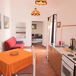 דירה Dea, 180 M From The
