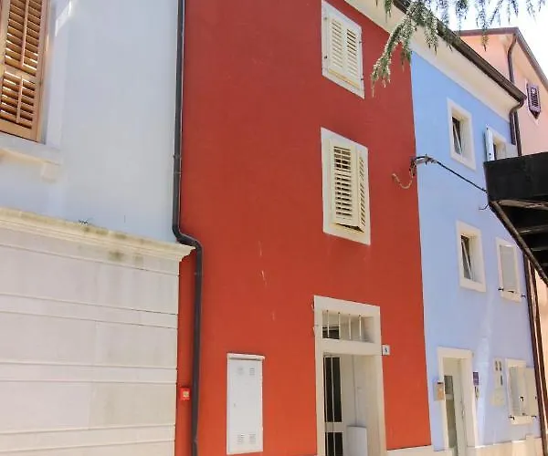 Apartment Dea, 180 M From The Novigrad Istria