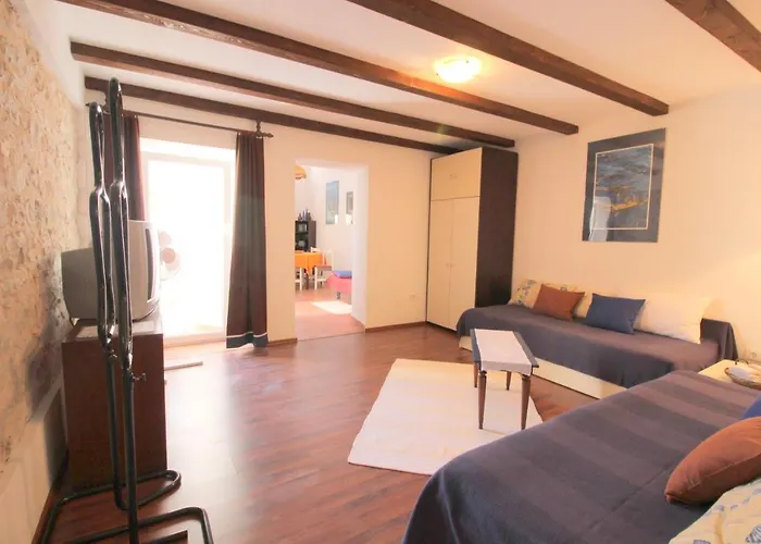 Apartment Dea, 180 M From The