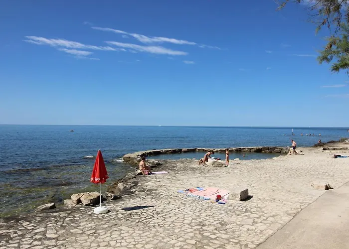 Apartment Dea, 180 M From The
