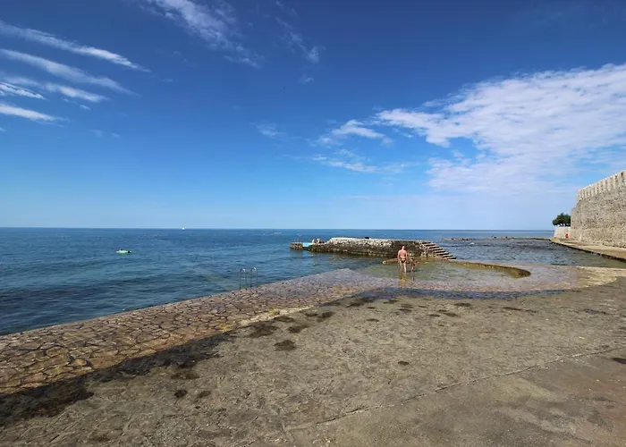 Dea, 180 M From The * Novigrad Istria