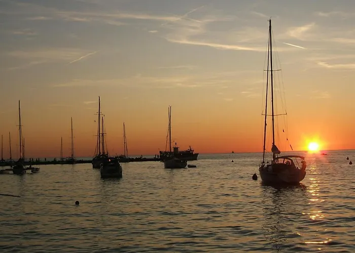 Dea, 180 M From The Novigrad Istria